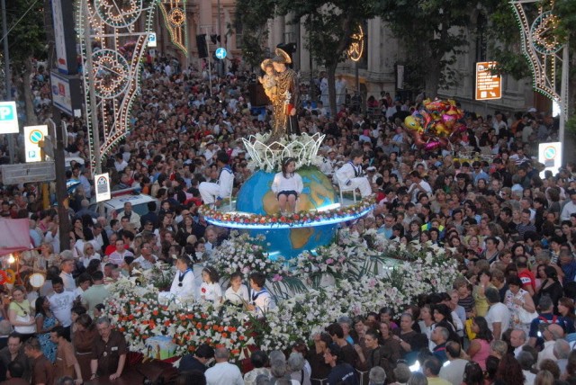 Festa Di Sant'Antonio. Sabato La Notte Bianca, Domenica La Processione