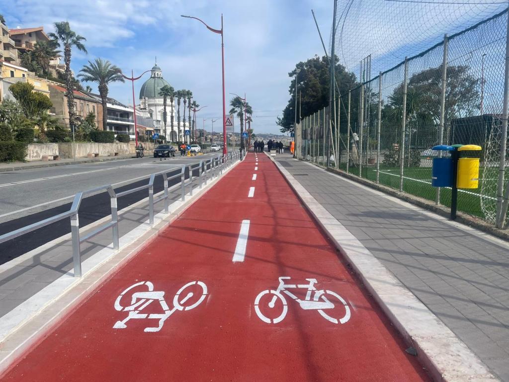 Inaugurata la pista ciclabile al Trocadero