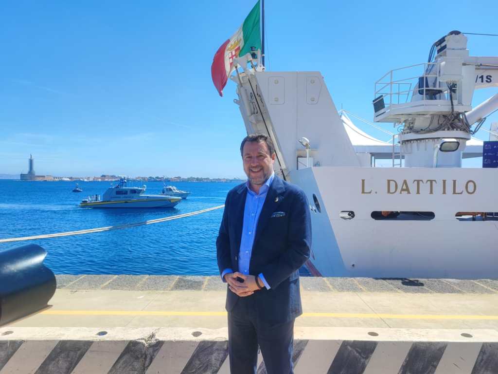 Matteo Salvini alla nave Dattilo di Messina