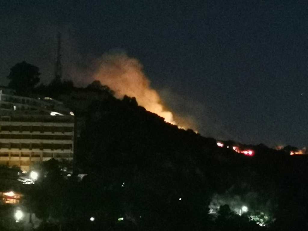 Incendio collina sopra Gravitelli