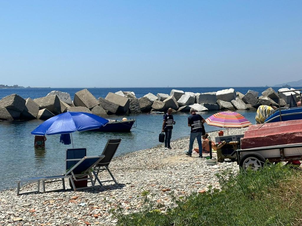 Controlli barche a Torre Faro