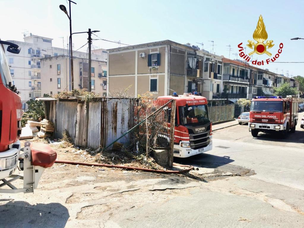 Incendio al villaggio Cep di Messina il 290724 Vdf