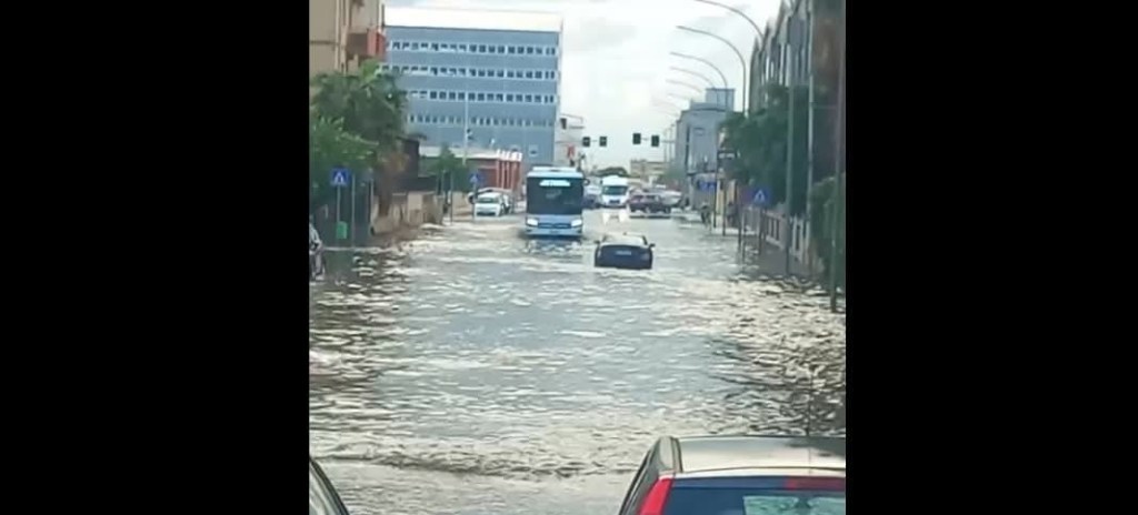 Via Bon Blasco allagata dalla pagina Fb di Gaetano Arcovito