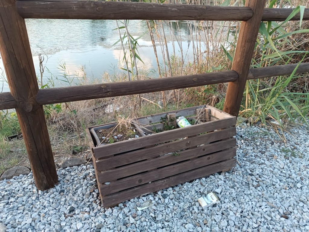 lago di ganzirri rifiuti