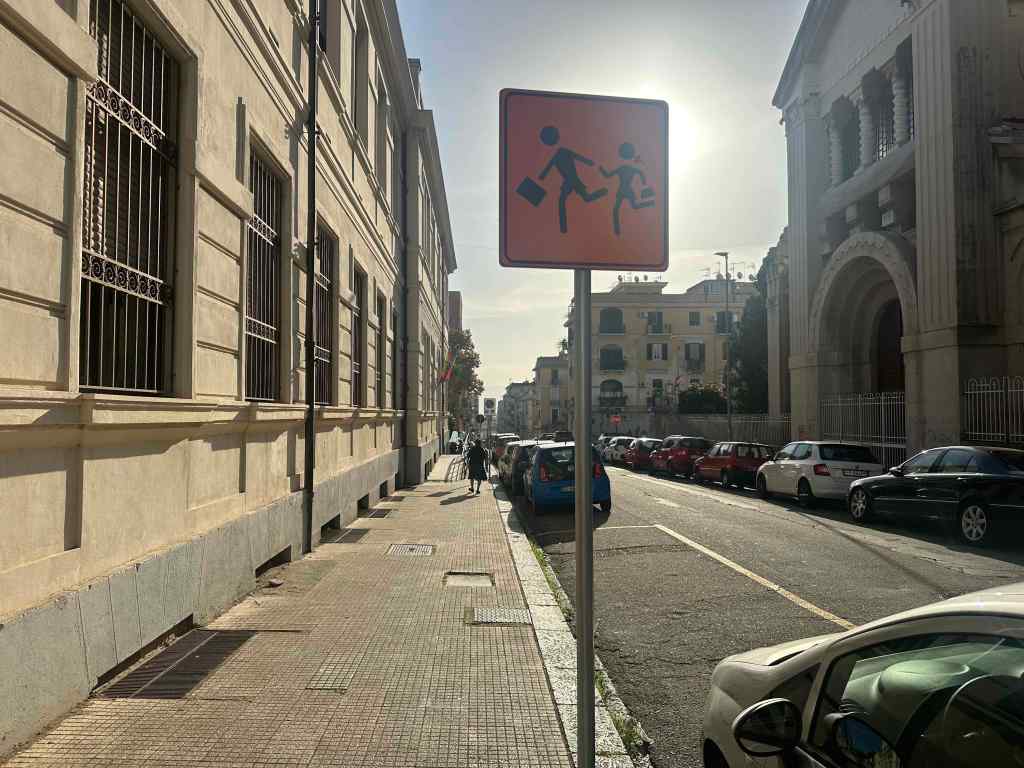 parcheggio disabili scuola