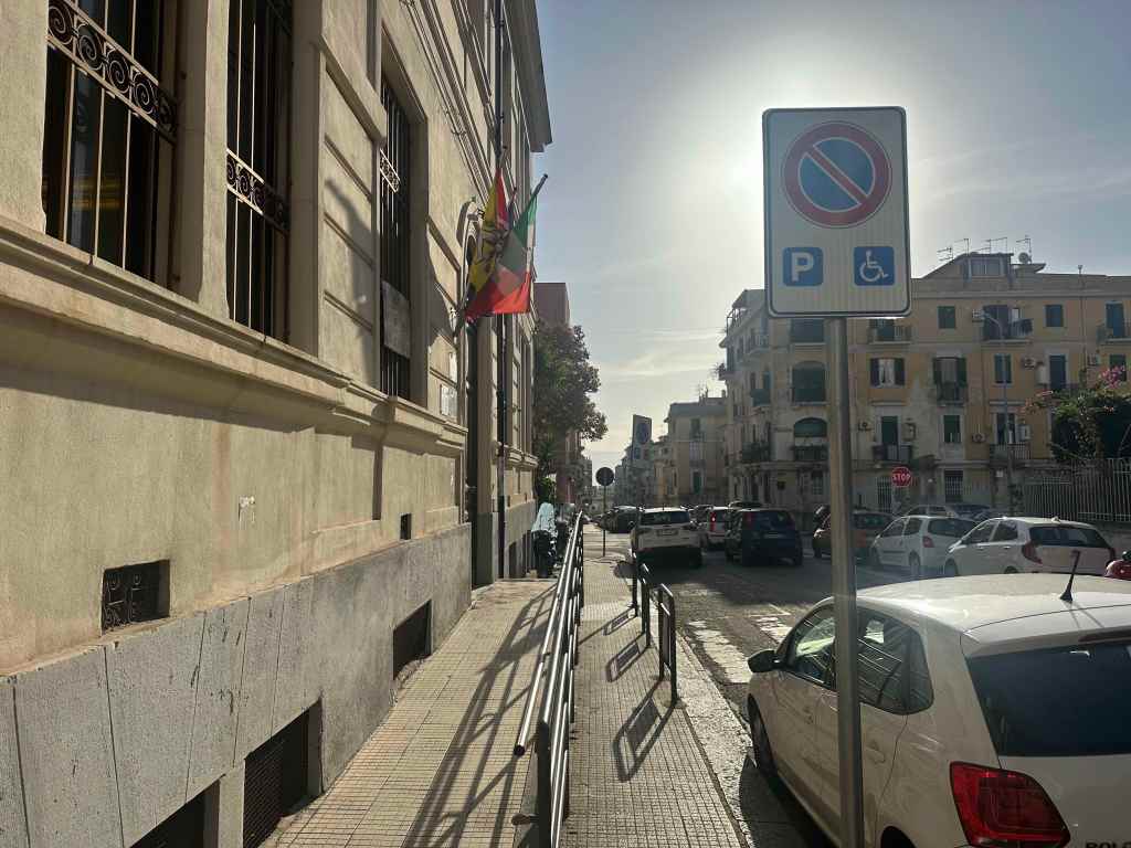 parcheggio disabili scuola