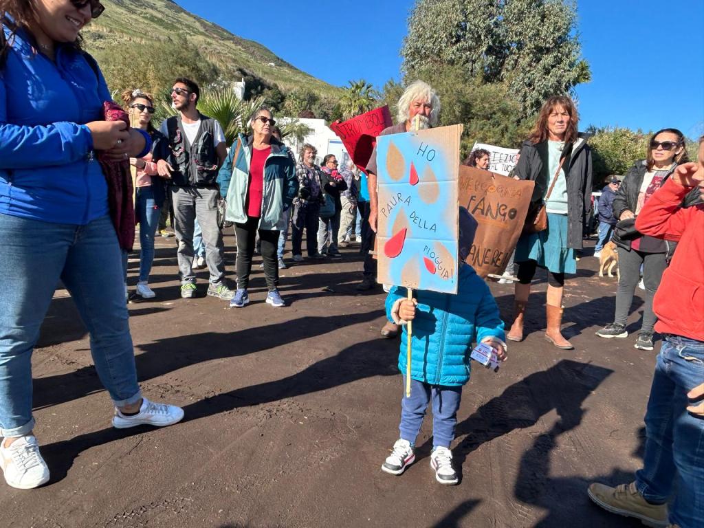 Manifestazione per Stromboli