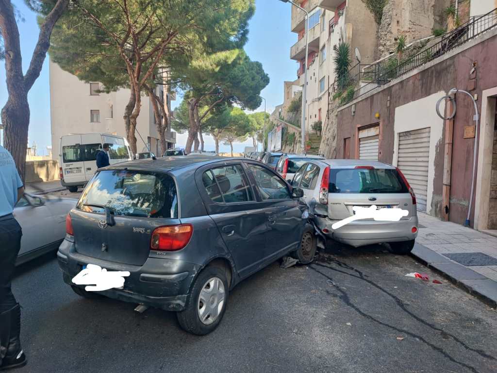 Yaris contro Fiesta sul viale Italia