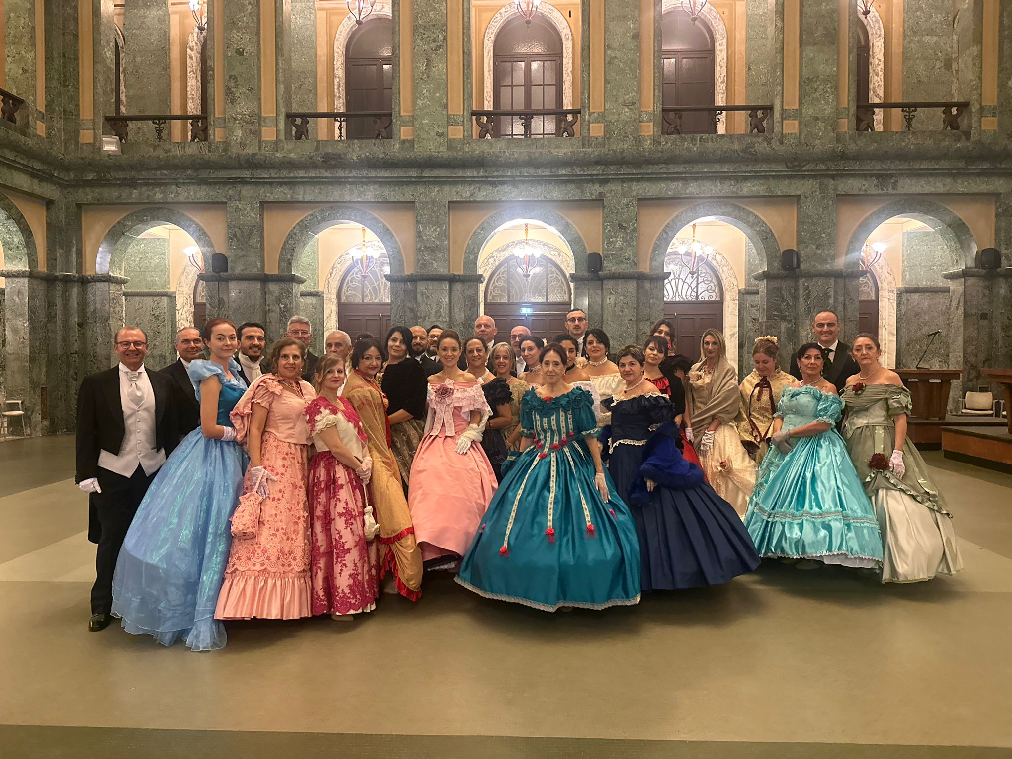 Vieni A Palazzo Al Via Dal Ballo Ottocentesco Al Centenario Di Zanca Foto E Video