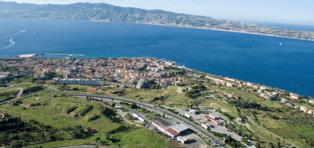 stretto di messina lato calabria villa san giovanni